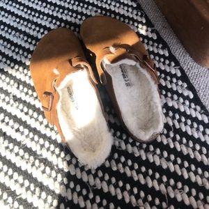 Suede/shearling lined Birkenstock’s. Size 40/9.
